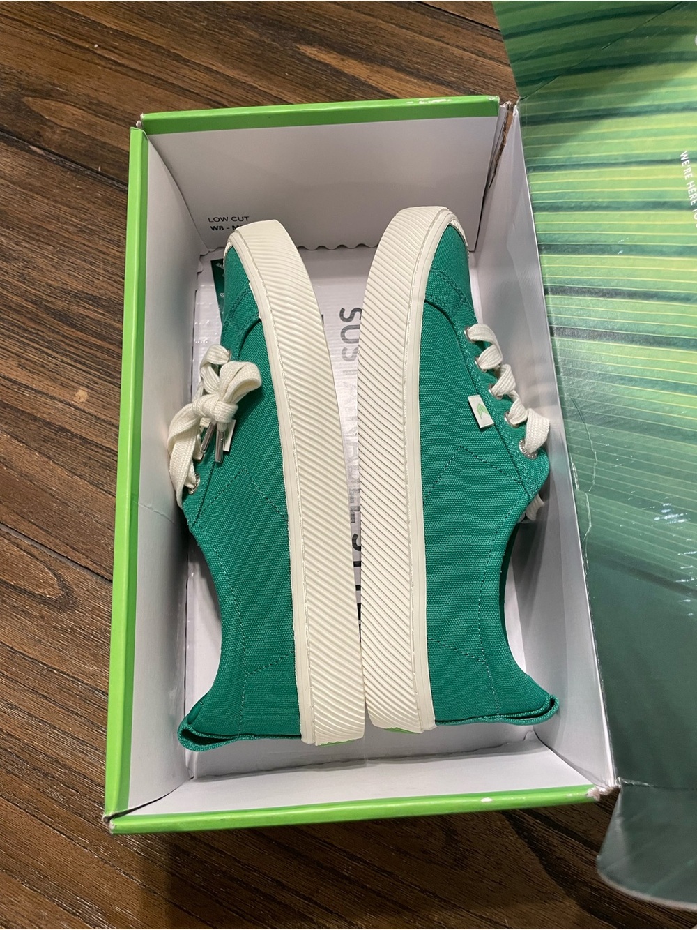 Cariuma Unisex Kelly Green OCA Low Canvas Casual Sneaker Women’s Size 9 NIB - Picture 12 of 12